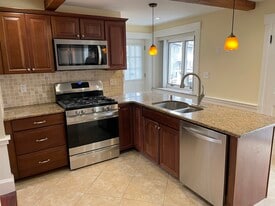 kitchen  11x16 - 71 North Road
