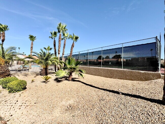 Building Photo - Lovely 2 Bed, 2 Bath Upstairs Condo for Rent in Guard Gated Community!