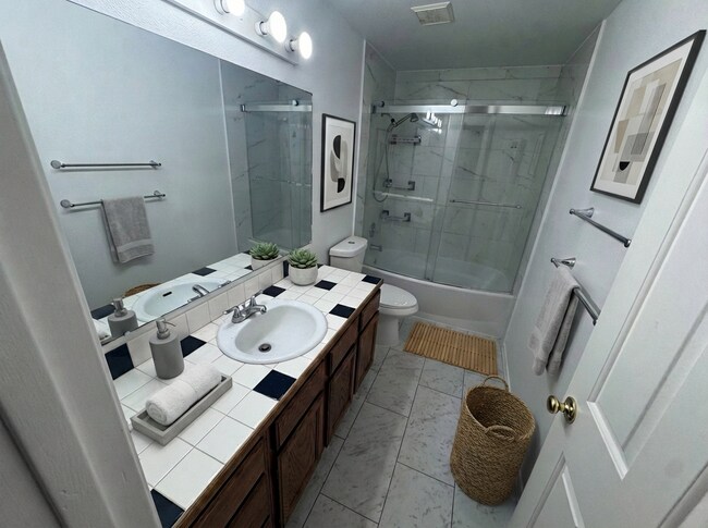 Building Photo - 5607 Lakeland Hills Way SE