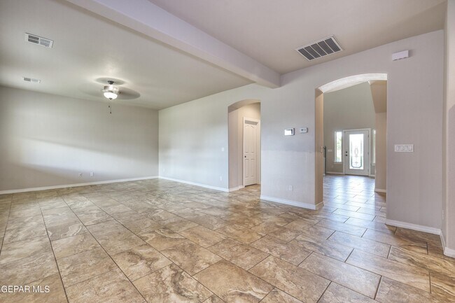 Building Photo - 2124 Thomas Lackland St