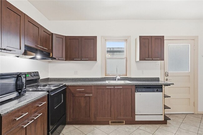 Building Photo - 112 De Witt Street Unit