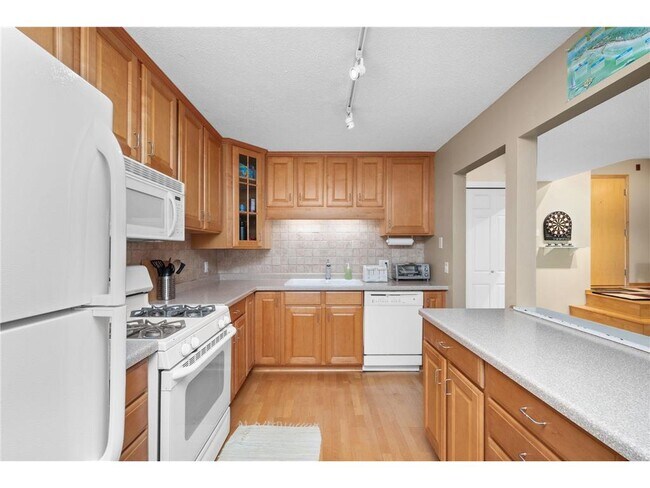 Building Photo - 4860 Park Commons Dr