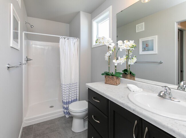 Building Photo - 4-bedroom, 3.5-bathroom West Fargo Single-Family Home w/ 3 Stall Garage