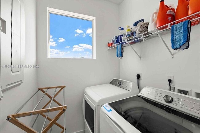 Building Photo - 10373 NW 68th Terrace