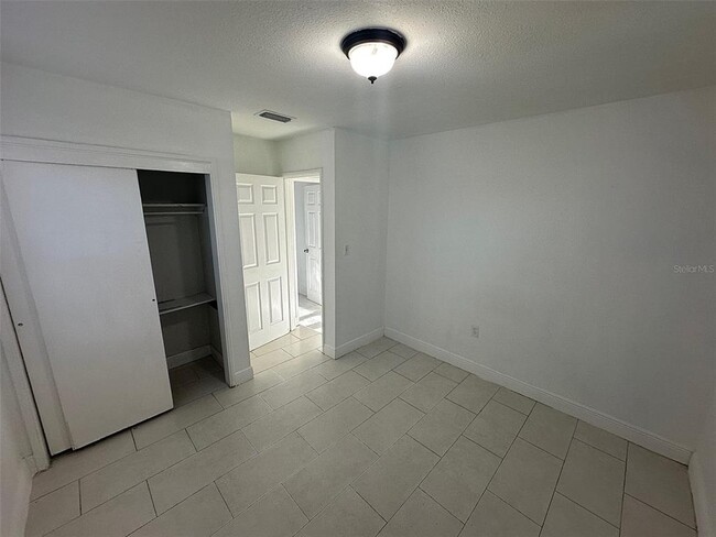 Building Photo - 10510 N Otis Ave