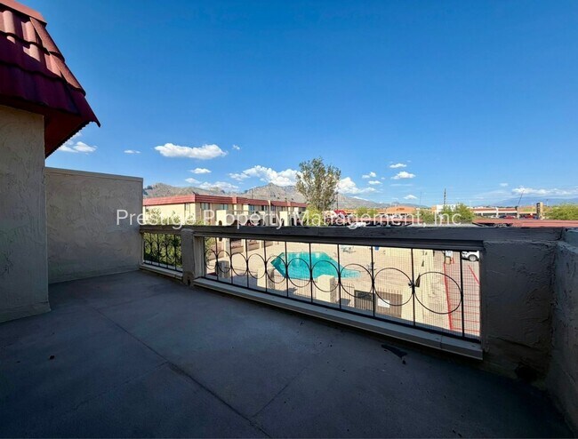 Building Photo - 6331 N Barcelona Ct