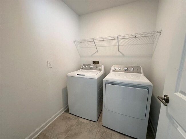 Building Photo - 11288 Listening Dr