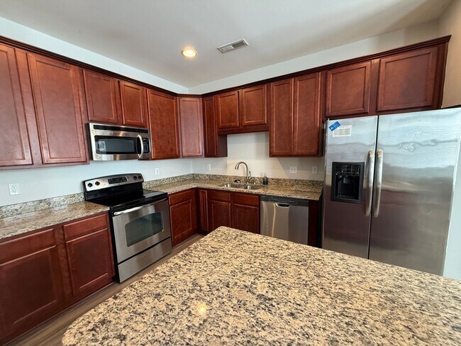 Building Photo - 3 Bedroom 2 Bath House in Brickhope Greens - Goose Creek