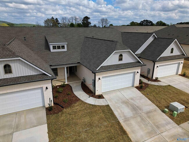 Building Photo - 6065 Gardner Maples Dr SE