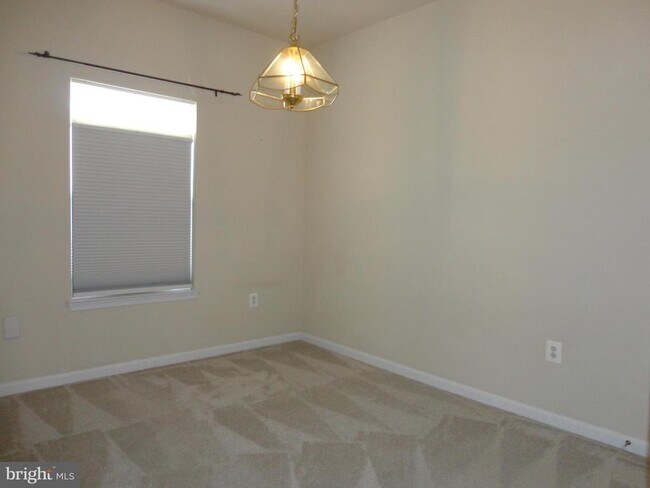 Building Photo - 24699 Kings Canyon Square