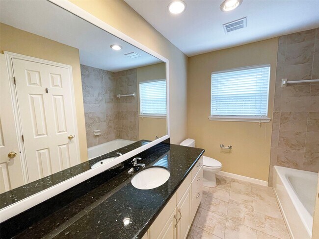 Building Photo - 1834 Locksford St