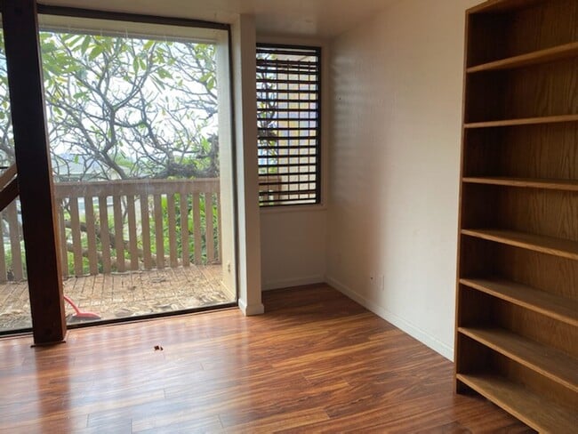 Building Photo - Breezy Fresh, Freshly Renovated 2/1 at Makaha Valley Plantation
