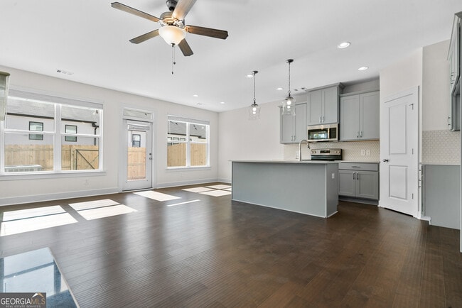 Building Photo - 64 Auburn Wds Dr