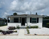 Building Photo - 811 21st St S