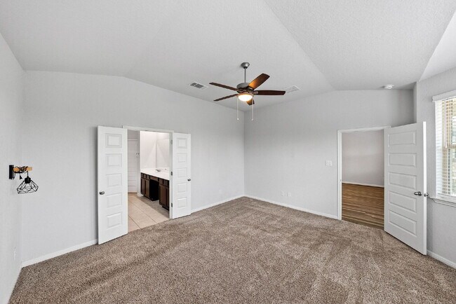 Building Photo - Greenbelt, Second En Suite, Media and Game...