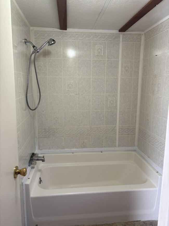 Building Photo - 2118 Cliffwood Rd