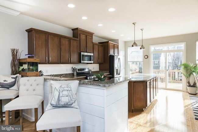 Building Photo - 111 Notions Ct