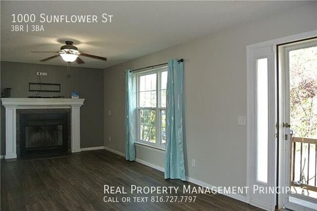 Building Photo - Recently Renovated 3 Bedroom, 3 Bathroom R...