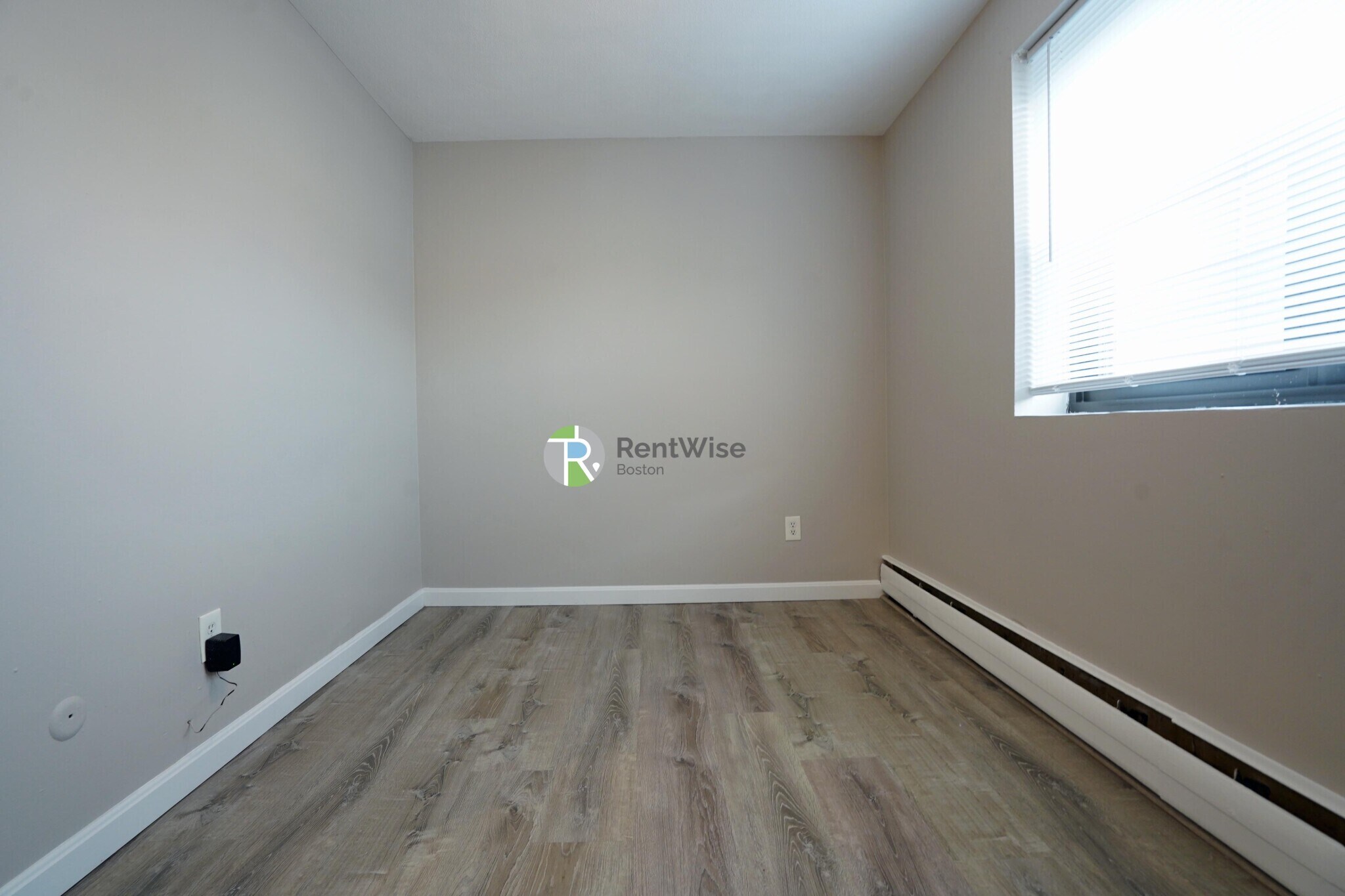 Building Photo - 39 Shepard St