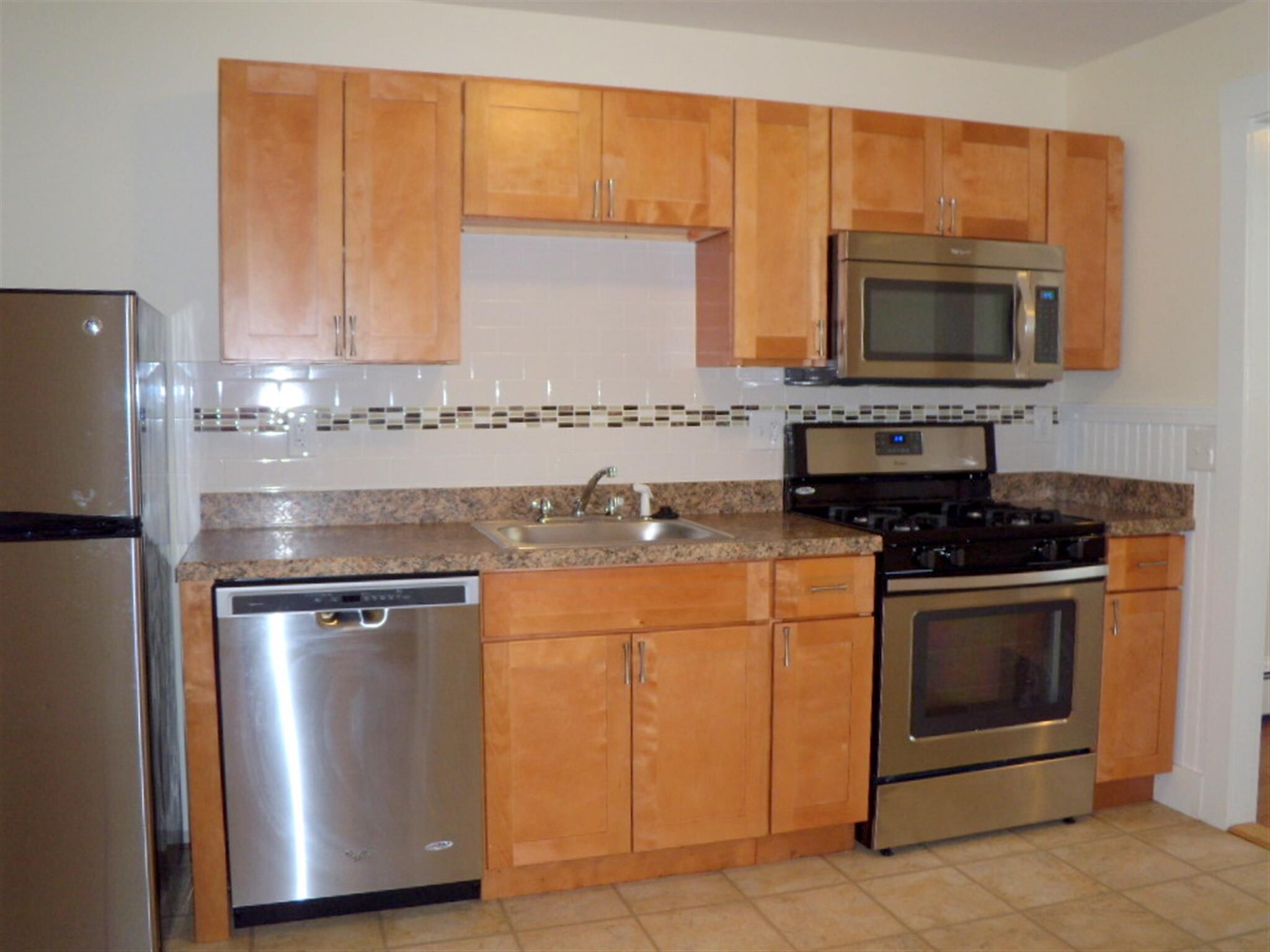 Building Photo - 304 Highland Ave