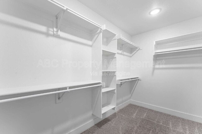 Building Photo - 410 Citation St