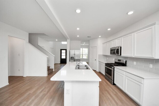 Building Photo - 24063 Hawthorn Lks Dr