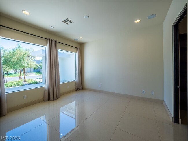 Building Photo - 7447 Yonie Ct