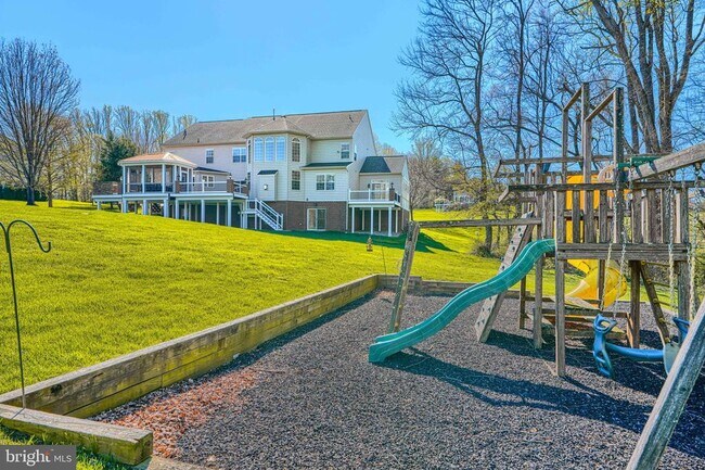 Building Photo - 1319 Martin Meadows Dr