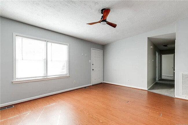 Building Photo - 1624 Mountain Pine Terrace