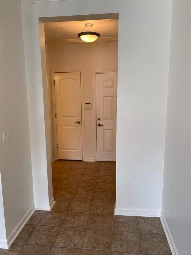 Building Photo - 730 Litty Ct