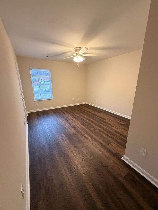 Building Photo - 110-112 Lyons Dr NW