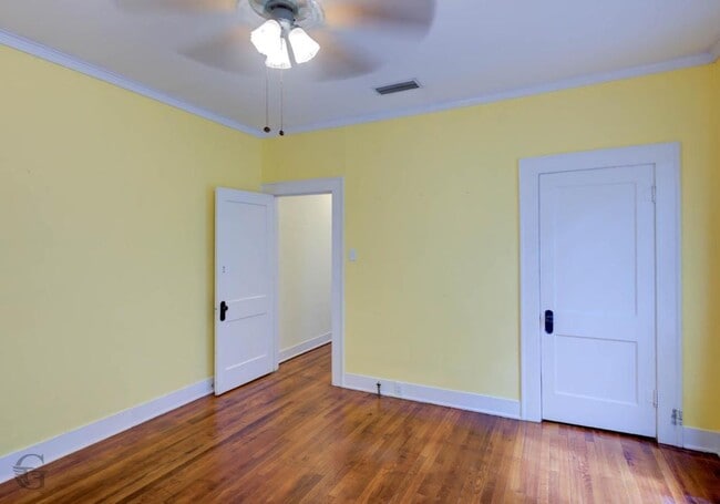Building Photo - 818 Elmwood St
