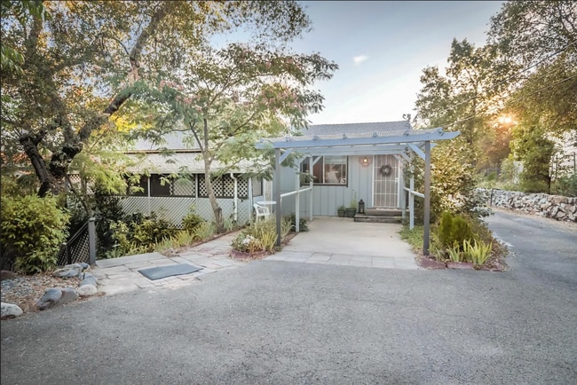 Front of House - 4394 Fowler Ln