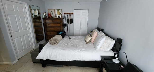 Building Photo - 5005 Wiles Rd