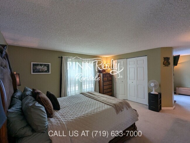 Building Photo - 8560 Avens Cir