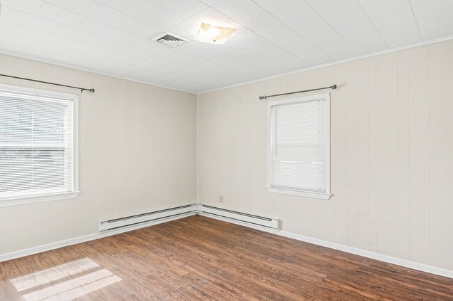 Building Photo - Two bedroom, one bathroom house in Susquehanna Twp.