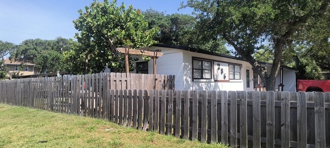 Building Photo - 286 S Orlando Ave