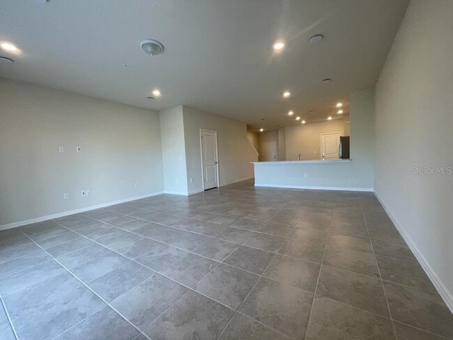 Building Photo - 1998 Canny Cv