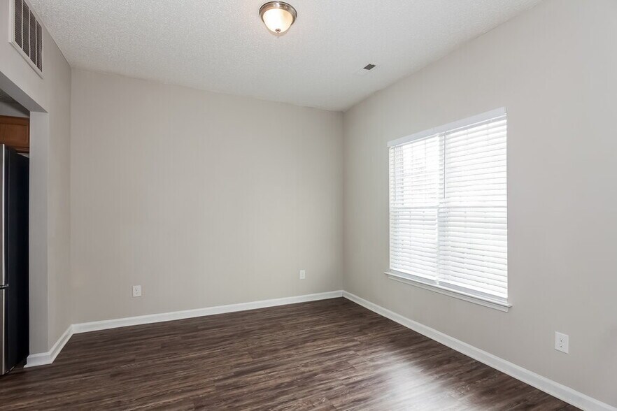 Building Photo - 1715 Harte Cir