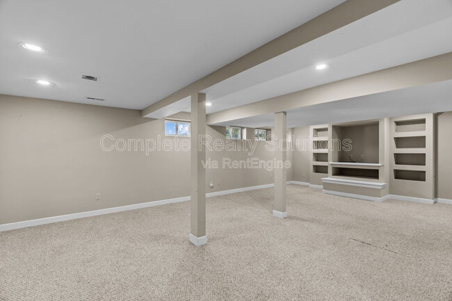 Building Photo - 16610 Green Needle Ct
