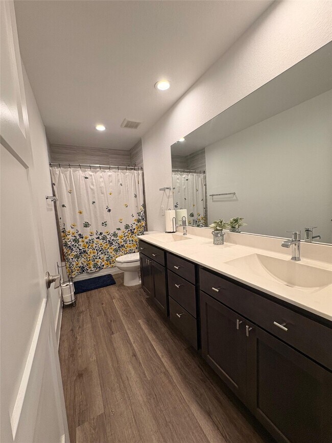 Building Photo - 13712 Moss Lake Ln