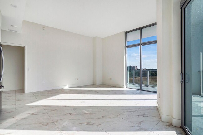 Building Photo - 2000 Metropica Wy