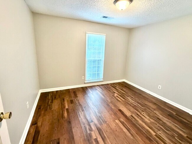 Building Photo - 4126 Naragansett Cove
