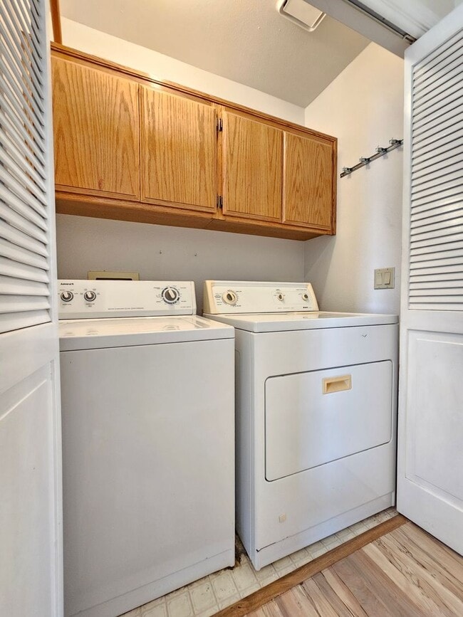 Building Photo - 3 Bed, 2 Bath Home w/ 2-Car Garage – $1750...