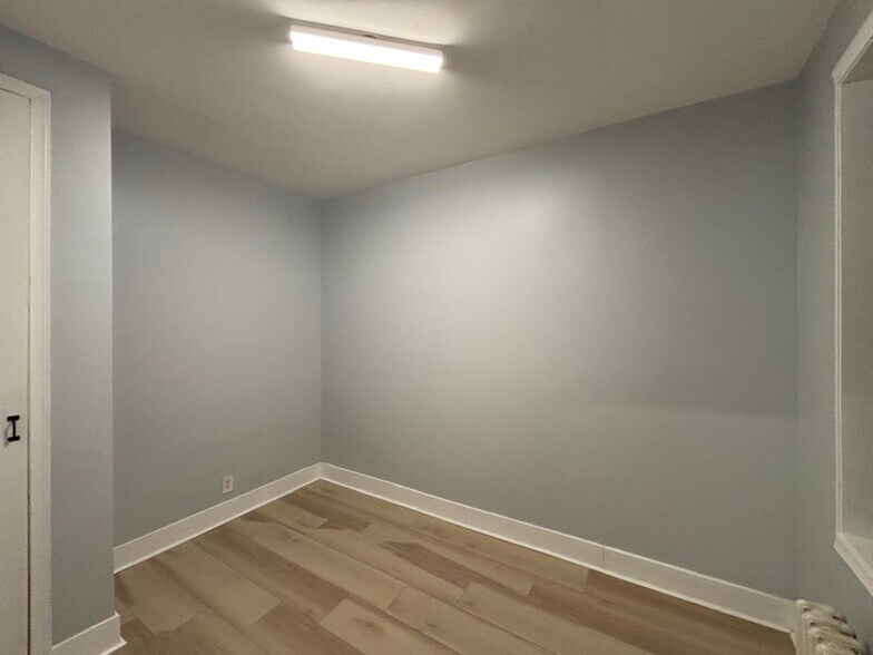 Building Photo - 211 64th St