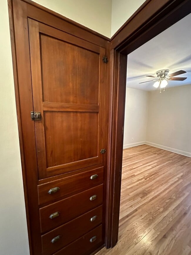 Building Photo - 24 W Tulane Rd