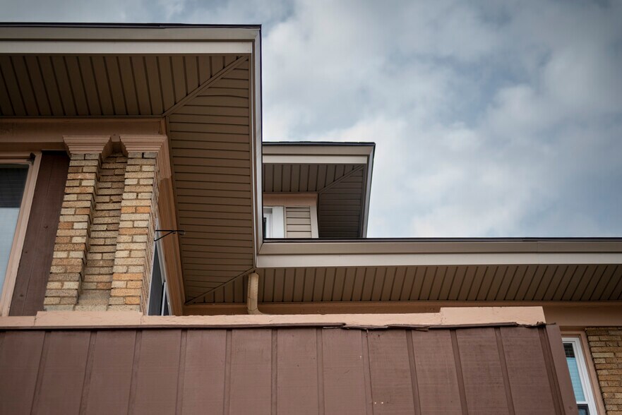 Building Photo - 3349 Whitfield Ave