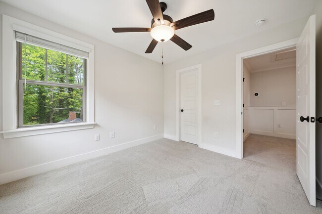 Building Photo - Gorgeous 4 Bedroom Home in the Heart Of Durham! **APPLICATIONS PENDING**