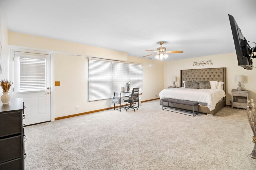 Building Photo - 308 Orchard Ln