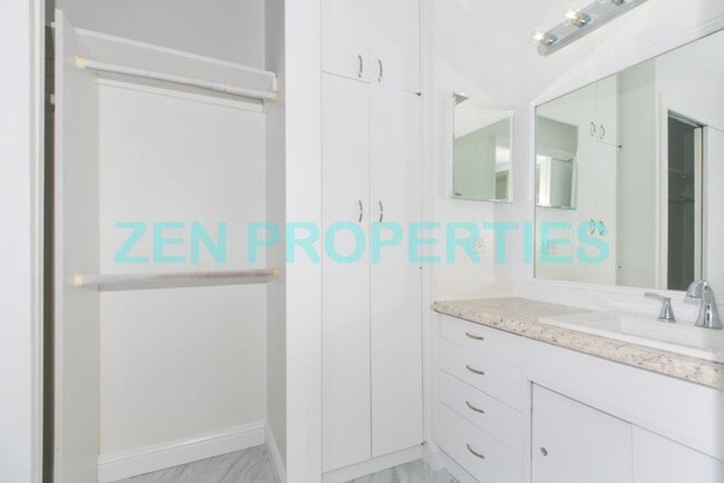 Building Photo - studio for rent at Lunalio Tower